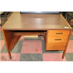 ESTATE OFFICE DESK WITH LOCKING DRAWERS.