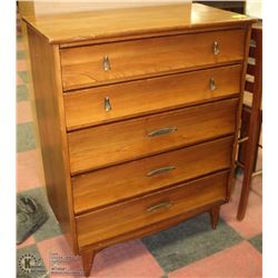 5 DRAWER WOOD DRESSER, 34X18X44.