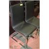 Image 2 : SET OF 2 BLACK CHAIRS.