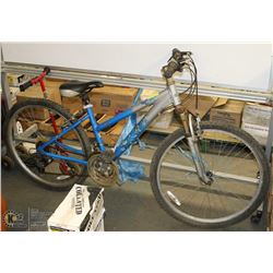 GIRLS MOUNTAIN BIKE.