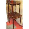 Image 1 : 2 CHERRY WOOD COLORED END TABLES