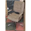 Image 1 : FABRIC AND CHROME OFFICE CHAIR