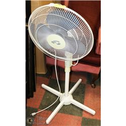 FLOOR FAN