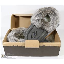 NEW MANITOBAH MUKLUKS MOCCASINS LADIES SIZE 8