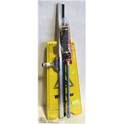 LOT OF CLEANING SUPPLIES