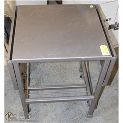 METAL BUTTERFLY TABLE ON CASTORS