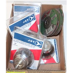 FLAT OF 1/4" SHAFT MOUNTED WIRE BRUSHES & 5"