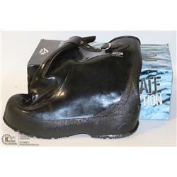 PAIR OF MENS BLACK GOLASHES, SIZE 10