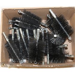 LARGE BOX OF WIRE BRUSHES, VARIOUS SIZES