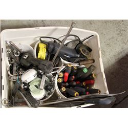 TOTE W/ GRINDER WITH DISCS & SOCKET SET.