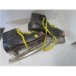 Size 11 Antique skates 1940s or 50s