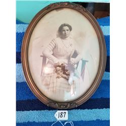 Small Oval Bubble Glass Picture Frame 15"