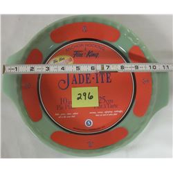 NEW Anchor Hocking Fire King 2000 Jade-ite green 10" pie plate, stickers.