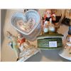Image 2 : figurines, bookends, dish lot