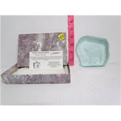 Glass Etched Howling Wolf Ornament