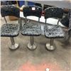 Image 1 : 3 Vintage Cafe Stools