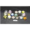 Image 1 : LOT OF 18 ART GLASS PAPER WEIGHTS