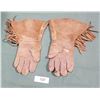 Image 2 : 1920'S NATIVE BEADED LEATHER GLOVES