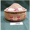 Image 1 : SMALL NATIVE BASKET W/LID