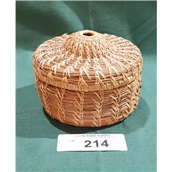 NATIVE WEAVED BASKET W/LID