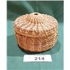 Image 1 : NATIVE WEAVED BASKET W/LID