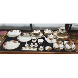 66 PC SET OF ROYAL ALBERT OLD COUNTRY ROSES CHINA