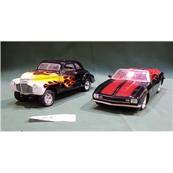 2 DIE CAST CARS