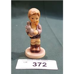 VINTAGE GOEBEL FIGURINE SIGNED