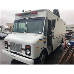 2001 GRUMMAN OLSON WORKHORSE,  WORKVAN, WHITE, VIN # 5B4KP42R213331384