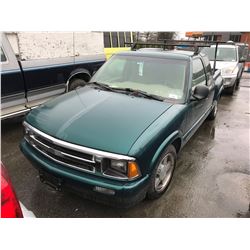 1997 CHEVROLET S-10, GREEN, PICKUP, GAS, AUTOMATIC, VIN#1GCCS19X2V8183617, 133,436KMS, RD,CD, *MUST