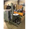 Image 1 : 3 STAGE HAND CRANK MOBILE PALLET LIFTER