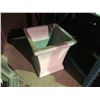 Image 2 : 2 GARDENSTONE PLANTERS