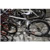 Image 2 : GREY OPUS 21SPD BIKE