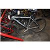 Image 2 : GREY GIANT 24SPD BIKE