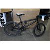 Image 2 : BLACK VELO MOTOCROSS BMX BIKE