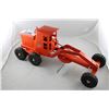 Image 2 : 1940S LINCOLN TOYS CONSTRUCTION COMPANY NO.540I ROAD GRADER (RESTORED)