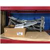 Image 1 : ALUMINUM WINDOW AWNING