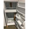 Image 2 : AMANA WHITE 2 DOOR REFRIGERATOR