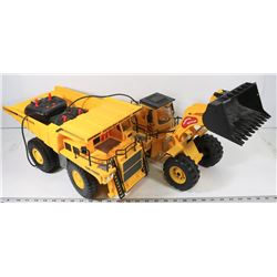 2 FASTLANE REMOTE CONTROL DUMP TRUCK AND LOADER