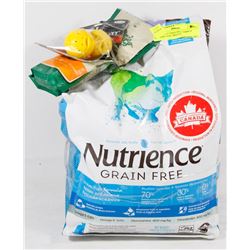 LOT OF CAT FOOD INCL SIMPLY NOURISH AND TREATS