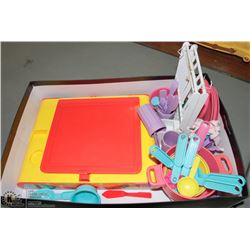 VINTAGE 1950'S KIDS TOYS ABC/ANIMAL MAGNETIC