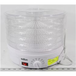 SALTON FOOD DEHYDRATOR