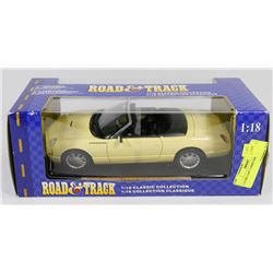 1:18 DIE CAST T-BIRD SHOW CAR.