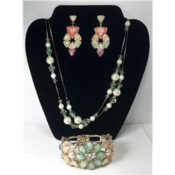 19 - PASTEL COLORED JEWELRY SET