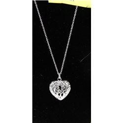 LADIES 3D HEART PENDANT AND NECKLACE SET