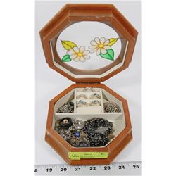 BROWN JEWELRY BOX W ESTATE FASHION JEWELRY INCL