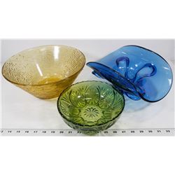 3 VINTAGE BOWLS INCL  AMBER , GREEN AND BLUE