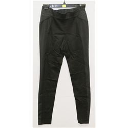 WOMENS PANTS SIZE SMALL