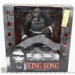 GIANT MCFARLANE KING KONG NIB FIGURE.