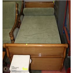 GREEN FABRIC & WOOD DAY BED 82X39X30.